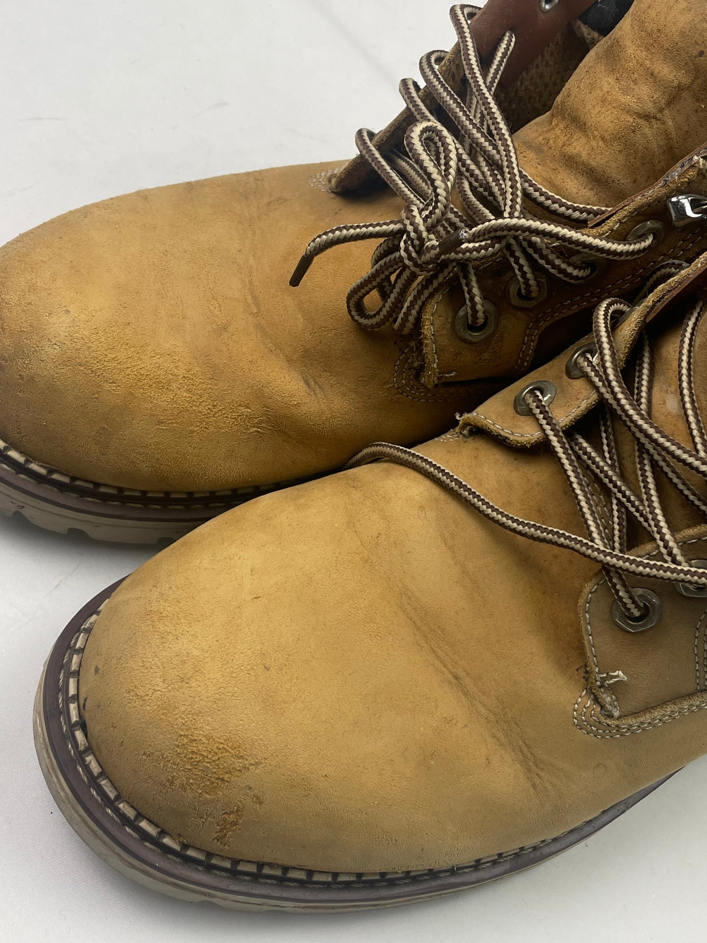 90’s Rare Timberland Spellout Boots